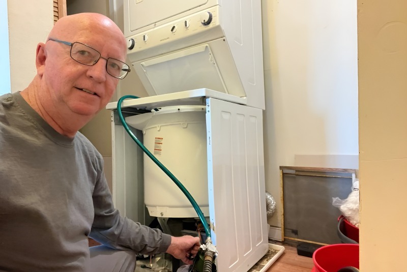 Stackable Washer and Dryer Repair in Elfin Forest